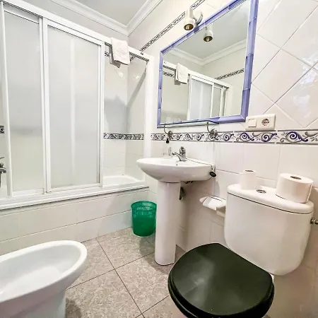 Centrally Located 3 Bedroom Townhouse In Carabao, * Nerja