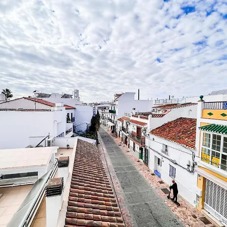 Centrally Located 3 Bedroom Townhouse In Carabao, Σπίτι διακοπών Nerja